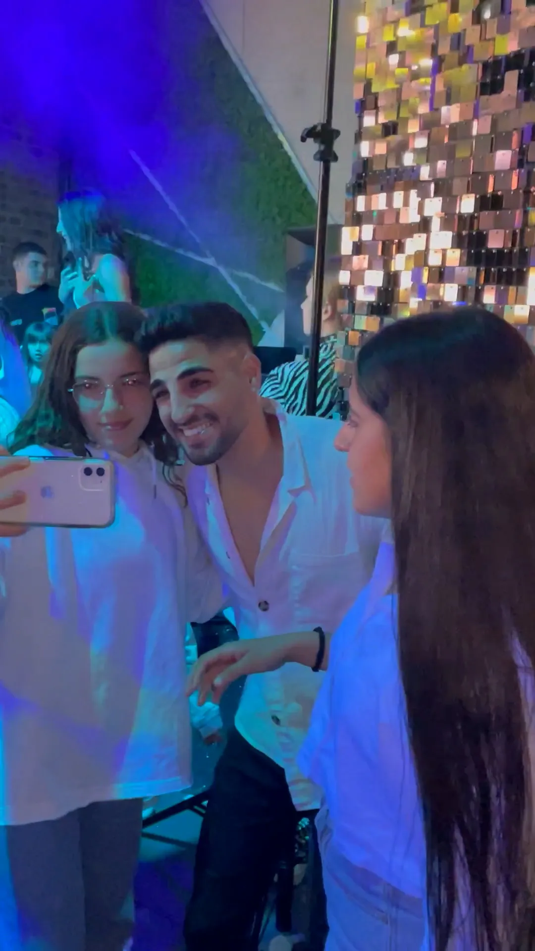 קטריקס מקפיץ את הקהל באירוע